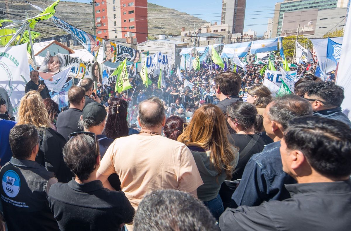 De lealtades, ausencias y otras yerbas: lo que dejó el acto peronista en Comodoro