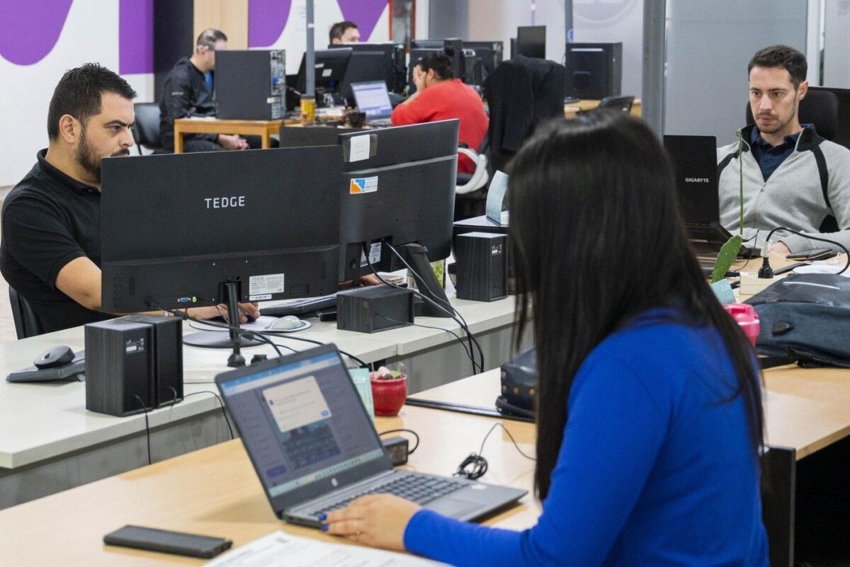 El Gobierno abre retiros voluntarios para estatales y ofrece compensaciones de hasta 25 sueldos