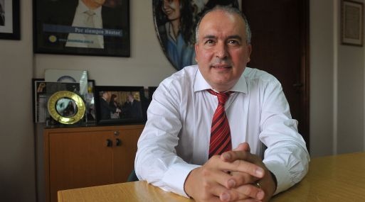 José López suma nuevas causas