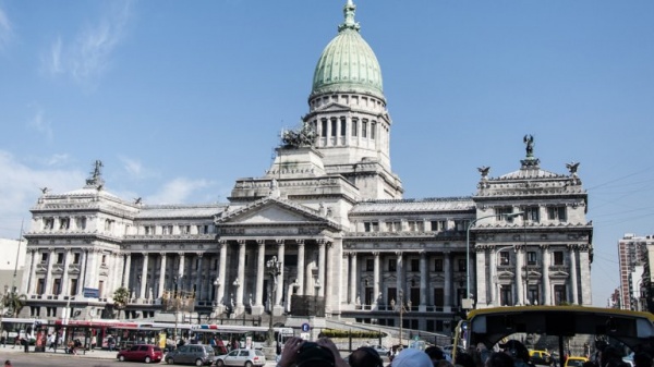 Salariazo en Diputados: Los que votaron a favor y en contra de su propio aumento