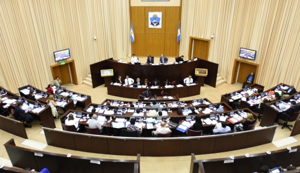 La Legislatura cierra el año atiborrada de proyectos que aprobar