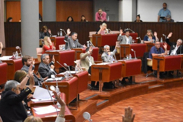A Das Neves se le rebeló la tropa