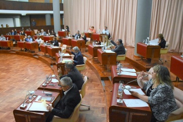 Desfile de ministros por la Legislatura