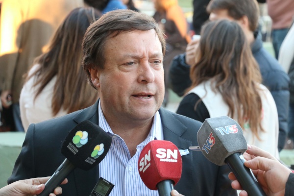 Alberto les pidió a los senadores “votar en contra de la clase trabajadora”