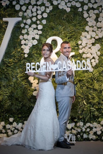 Las fotos oficiales de la maratónica boda de Carlitos Tevez