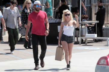 Filtran apasionado beso entre Lady Gaga y Bradley Cooper