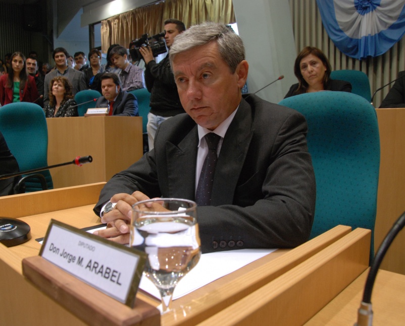 Arabel destacó beneficios de las represas