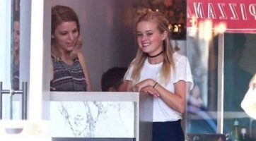 ¿La hija de qué estrella de Hollywood trabaja en una pizzería?