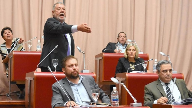 Meza Evans denunció a funcionarios provinciales por malversación de fondos en rescate a Comodoro