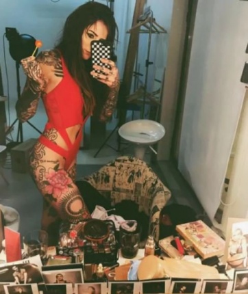 El sexy backstage de Cande Tinelli: transparencias y body painting