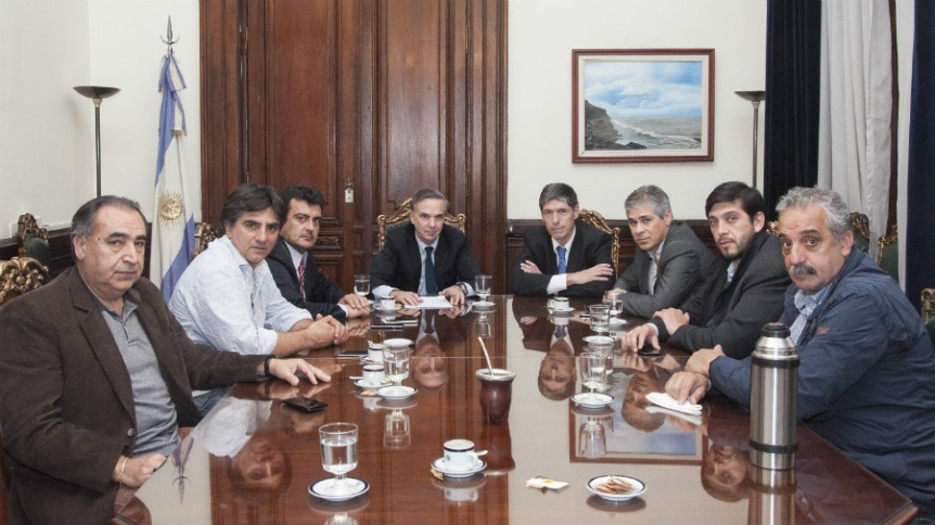 El oficialismo perdió en los municipios opositores y en los ni ni