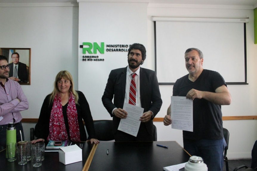 Amigos son los amigos: Aguiar se deshizo en elogios luego del pase a contrato que ordenó Weretilneck