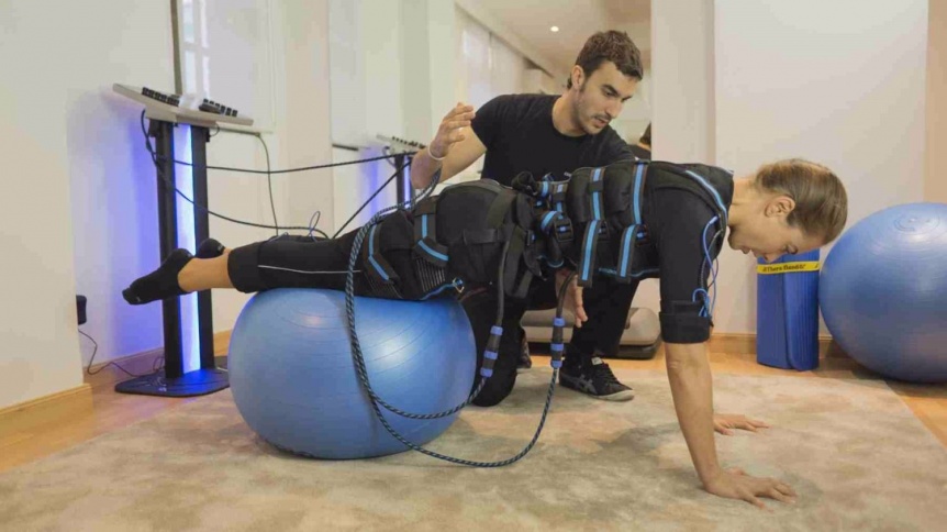 Los riesgos de practicar electrofitness, la práctica que es última moda