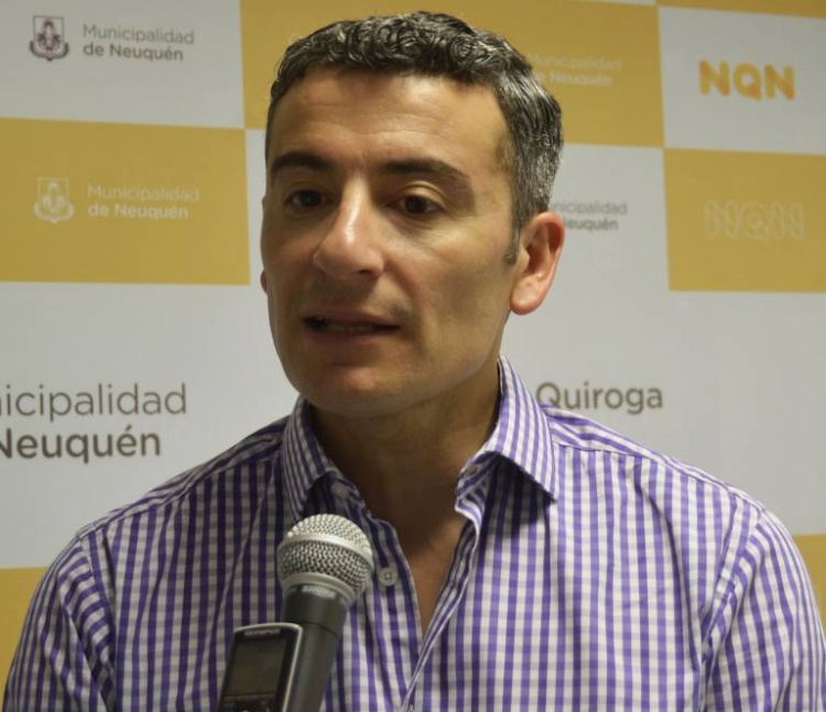 Se prestaron los funcionarios y estalló el escándalo