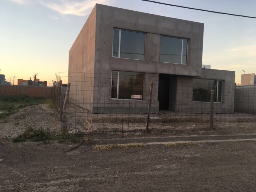 Vecina indignada por la “casita” del ministro Oca
