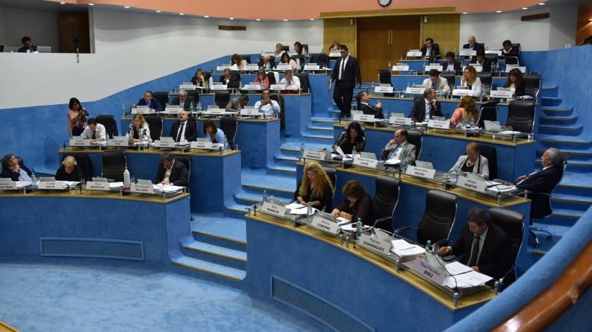 La Legislatura fue un hervidero por la adhesión a la ley de ART