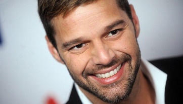 Ricky Martin cumplió 46 y lo celebró mostrando su ¡lomazo!
