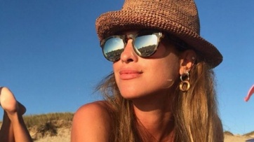 Periodista arrancó el año con un descuido hot: se le escapó una lola