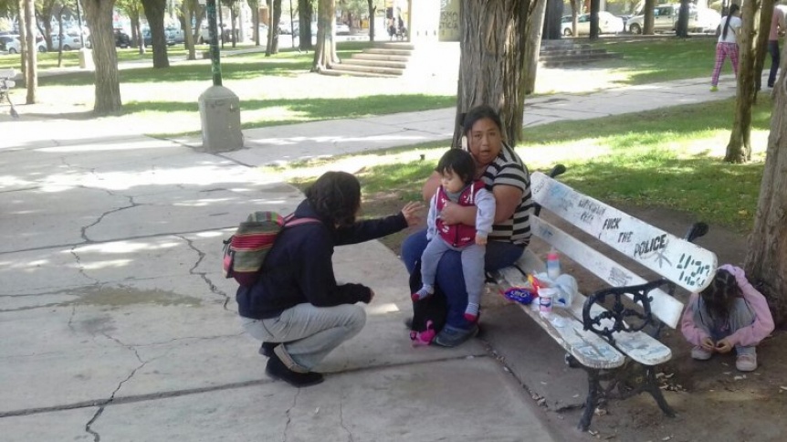 Tensión en Casa de Gobierno: mujer intentó prenderse fuego en reclamo de trabajo
