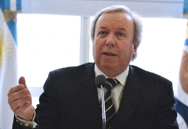 “Trabajamos fuerte mientras otros están de campaña”