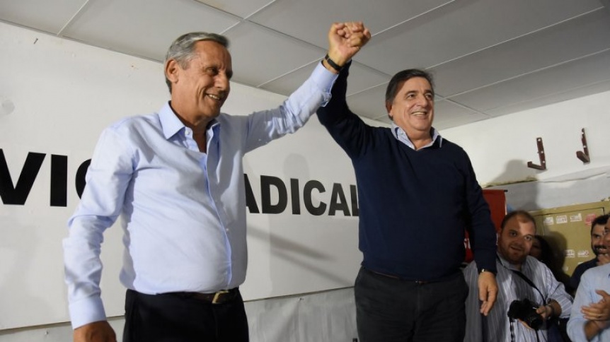 Pechi se probó el traje de candidato y pidió elecciones unificadas