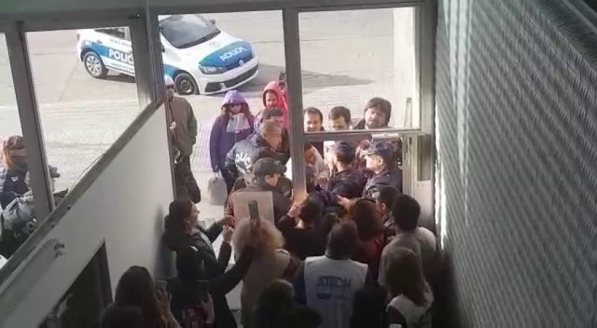 Docentes tomaron el Ministerio de Educación por tiempo indeterminado