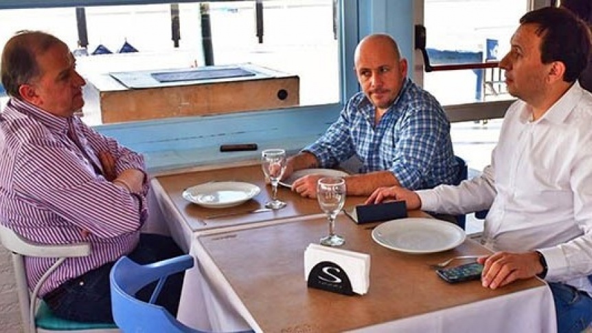 Tridente peronista se ofrece de mediador con los gremios