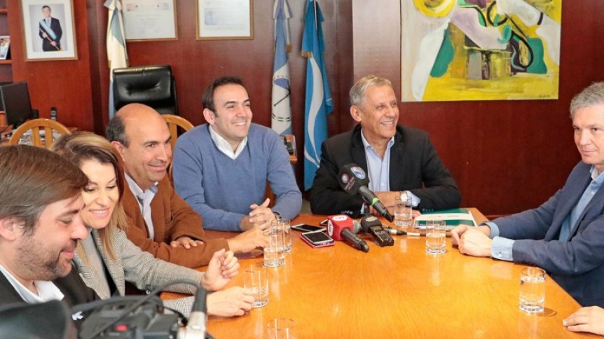 Pechi sin control: incumple ordenanzas y le hace precio a las empresas