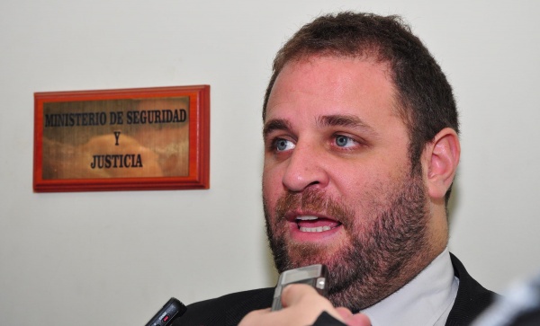 Polémica por firmas truchas en Lago Puelo
