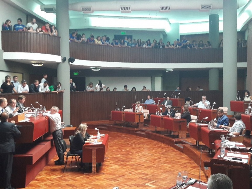 Extraordinaria: la oposición rechazó refinanciamiento de deuda