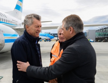 El Presidente aterrizó en Calafate y fue recibido por el vicegobernador