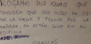 Un vecino se quejó del llanto de una beba y la monumental respuesta de su padre es furor en redes