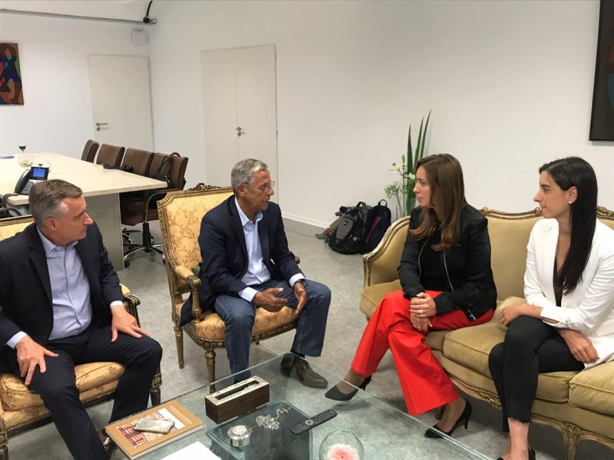 Pechi tuvo su foto con Vidal y nacionaliza la campaña