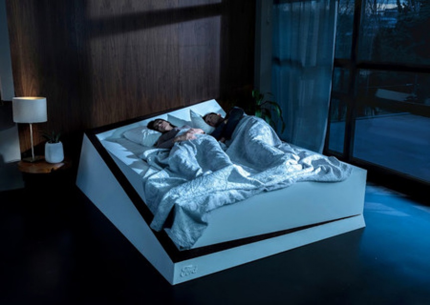 Ford crea una cama inteligente que devuelve a tu pareja a su carril