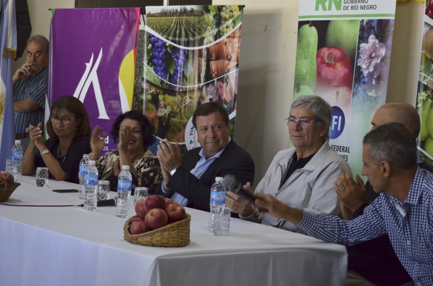 Weretilneck y productores frutícolas tienen listos su reclamos a Nación