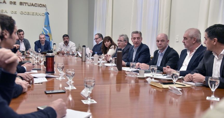 Con una cruda confesión y un “refresh” en el Gabinete, Arcioni toma impulso para el 9J
