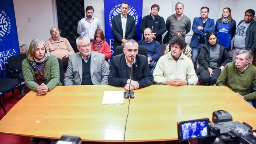 En la UNCo no quieren ni verlo a Quiroga