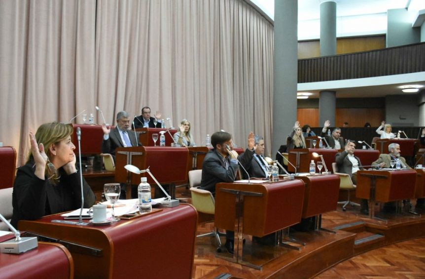 Aire para Arcioni: La Legislatura aprobó la ampliación presupuestaria de $20.439.900.000