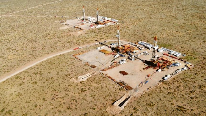 Alerta petrolera: Empresas suspenden operarios y paran perforaciones