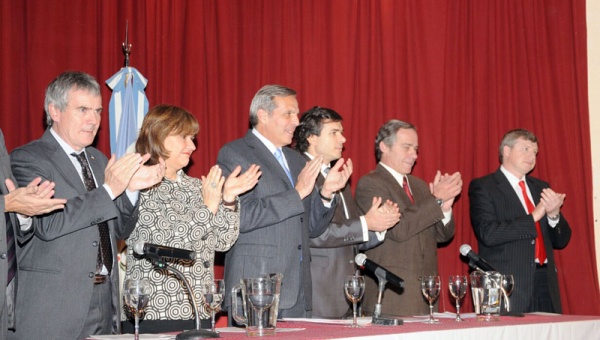 “Los jueces deben escuchar con cortesía”
