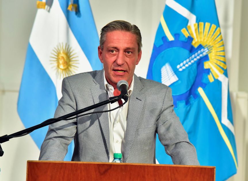 Arcioni se refirió a la quita de las licencias gremiales: “Deben pagarlas ellos”