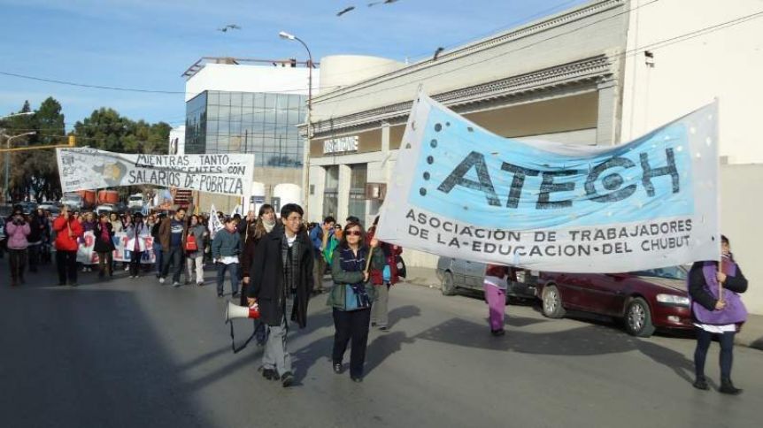 Truco y retruco: ante los descuentos por rentenciones los docentes vuelven al paro