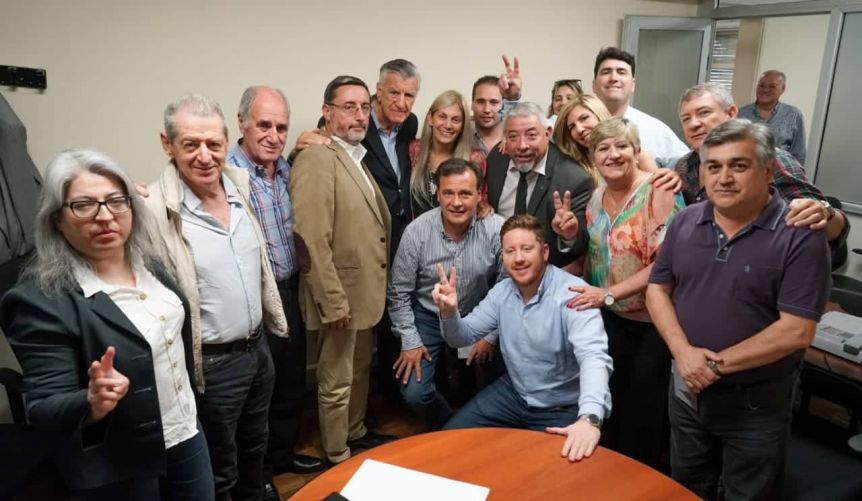 Y se fue la segunda: Gioja recibió a la conducción del PJ para sellar la unidad