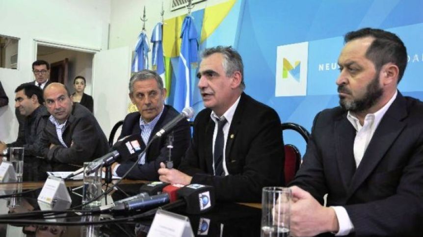 Desde la UCR cruzaron al rector de la UNCo por sus dichos sobre Pechi