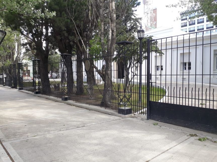 Reyes le pidió a Alicia que saque sus rejas