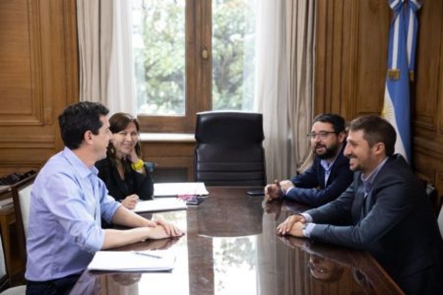 Zuliani y Wado de Pedro dialogaron sobre la situación económica de los municipios