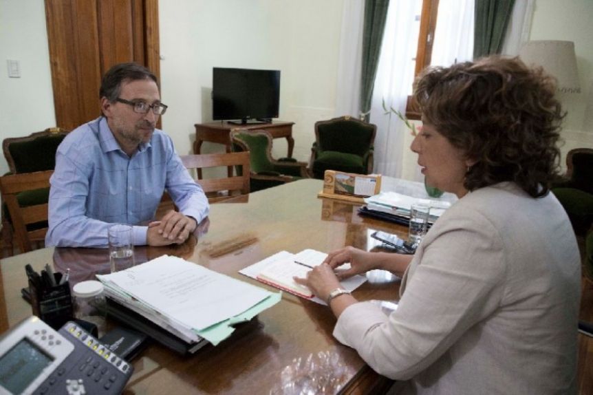 Se termina la era Domingo y asume Vaisberg en Economía