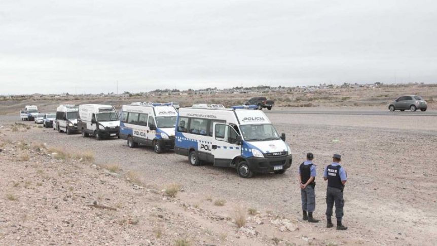 Tomas blindadas: refuerzan control policial para evitar el crecimiento