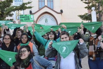 Masivo pañuelazo por la legalización del aborto