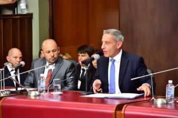Con un duro diagnóstico y proyectos clave habló Arcioni en el inicio de sesiones